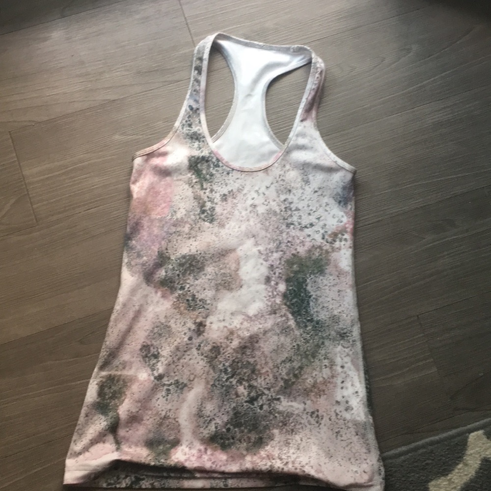 Lululemon size 4